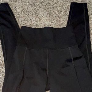 AMERICAN EAGLE LEGGINGS ( WITH POCKETS!)